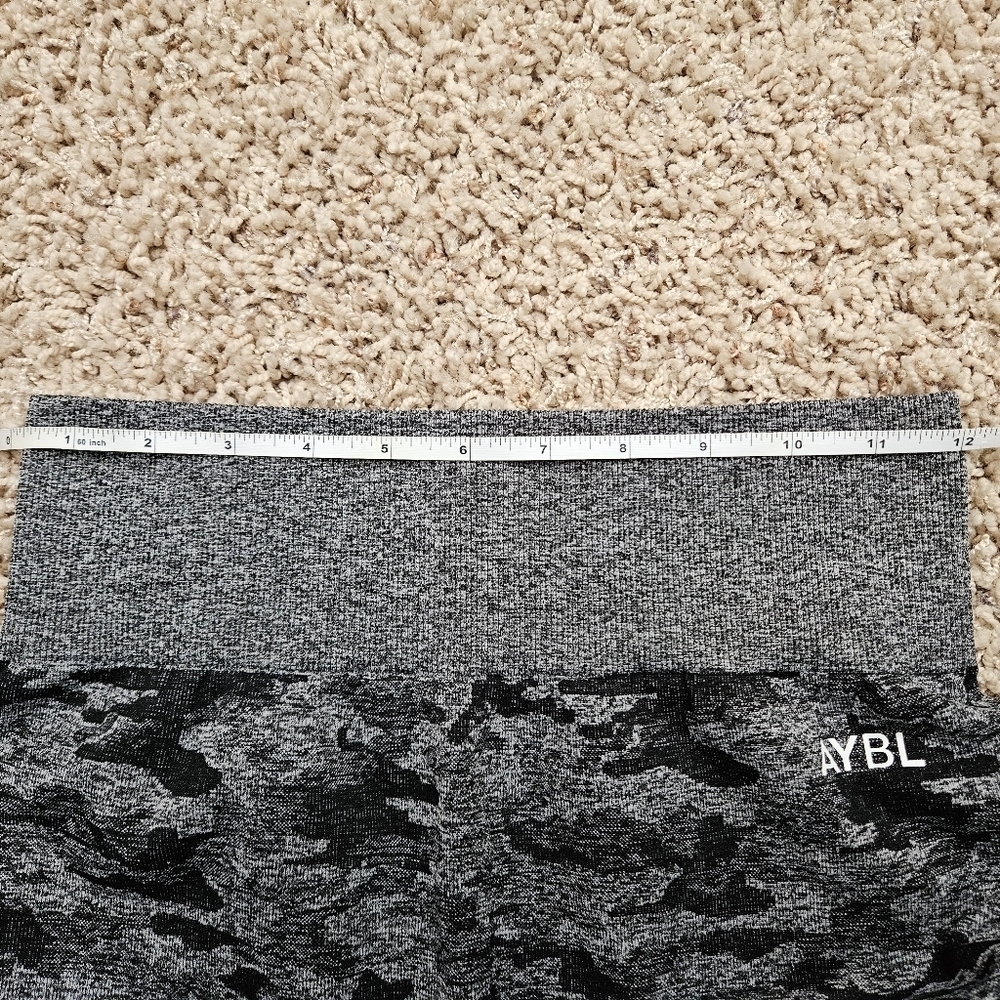 NWT AYBL Evolve Camo Seamless Leggings - medium - Picture 9 of 13